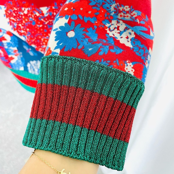 New authentic Gucci sweater with tag. Size 2-4, can be 6. Loose style. - Picture 6 of 8